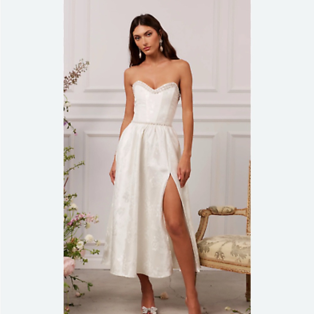 V. Chapman Strapless White Dress - Picture 8 of 15